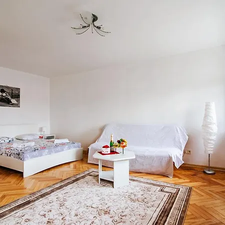 Apartment Kvartira Na Nemiga *